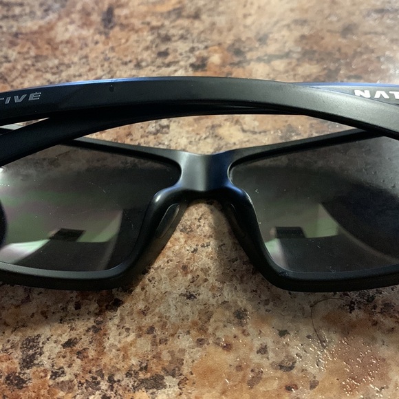 Native Black Sunglasses Accessories - Picture 4 of 6